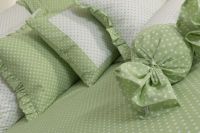 Obliečky obojstranné sedliackeho štýlu so vzorom bodiek ladené do bielej a zelenej farby