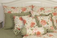Krepové posteľné prádlo sedliackeho štýlu so vzorom hortenzie a prúžkov ladené do zelenožltý farby | 1x 140/200, 1x 90/70