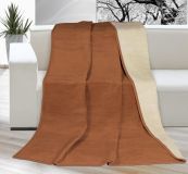 Pekná obojstranná deka bez vzoru v hnedo-béžovej kombinácii | 150/200